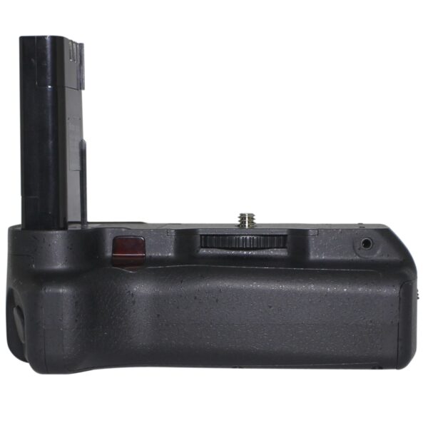 MB-D5000 Vertical Battery Grip for Nikon D5000 / D3000 / D60 / D40 - P557